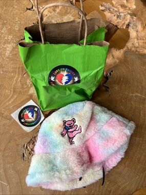 NWOT Grateful Dead Peter Grimm Pastel Faux Fur Bucket Hat + Pink Dancing Bear